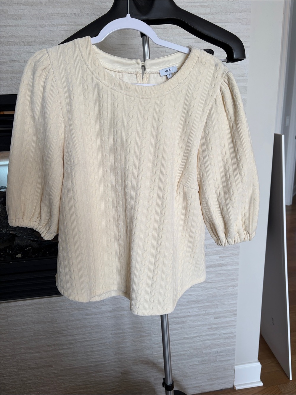 VOY Cream Puff-Sleeve Textured Blouse